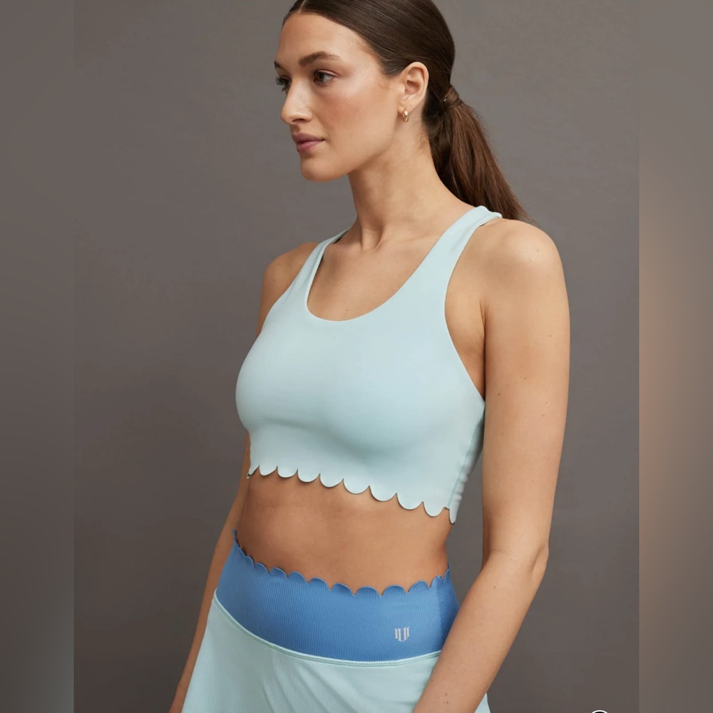 ELEVEN BY VENUS WILLIAMS Pretty Power Scalloped Sports Bra    Ice Blue       NWT